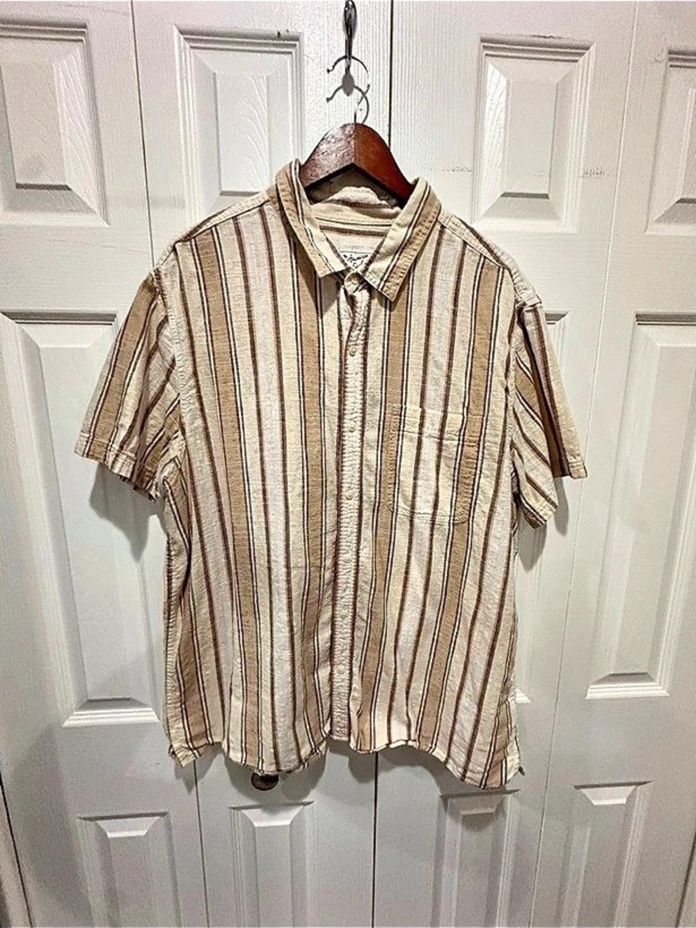 American Eagle Striped Short Sleeve Shirt Size Medium